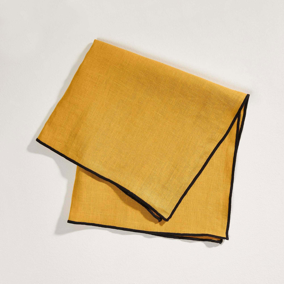 Serviette De Table Carlina Jaune Ocre Et Bourdon Noir - Madura - The Cool Republic