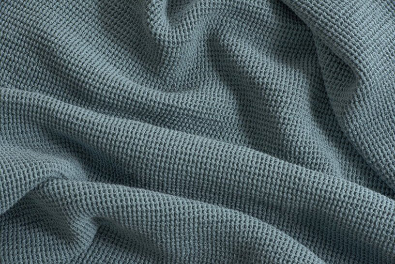 Serviette de toilette petit gaufrage bleu orage 50 x 90 cm - The Cool Republic - The Cool Republic