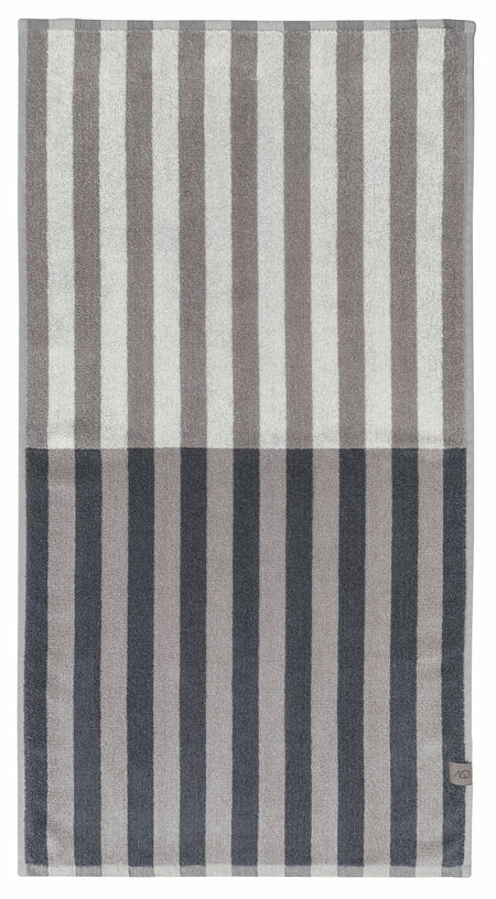 Serviette de toilette rayée 70 x 133 cm Discorder - Mette Ditmer - The Cool Republic