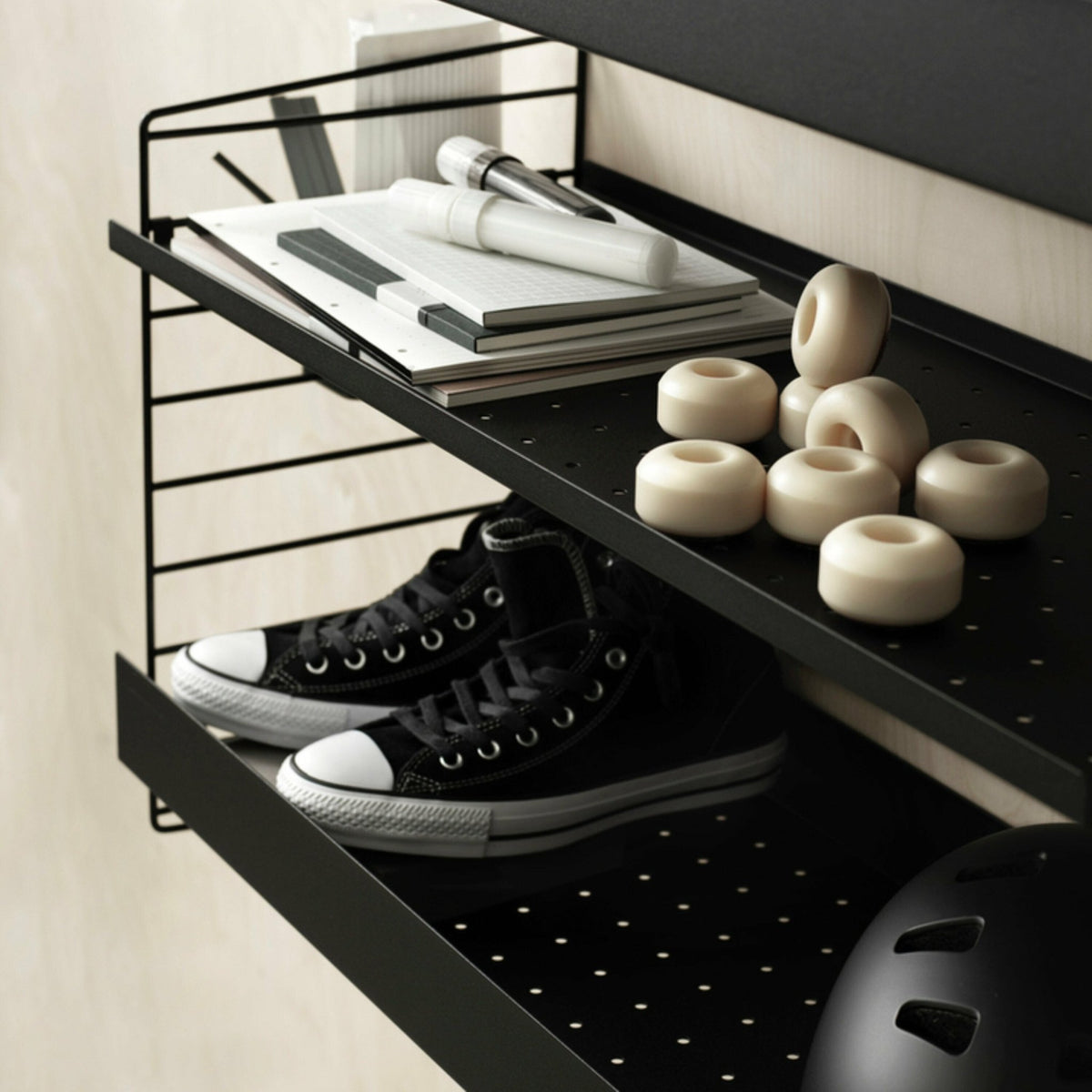 Set de 2 montants muraux en acier noir 50 x 30 cm - String furniture - The Cool Republic