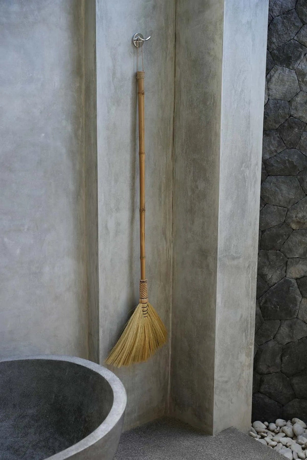 Balai en fibre tressée naturelle 130cm Big Broom - Bazar Bizar — vue 2