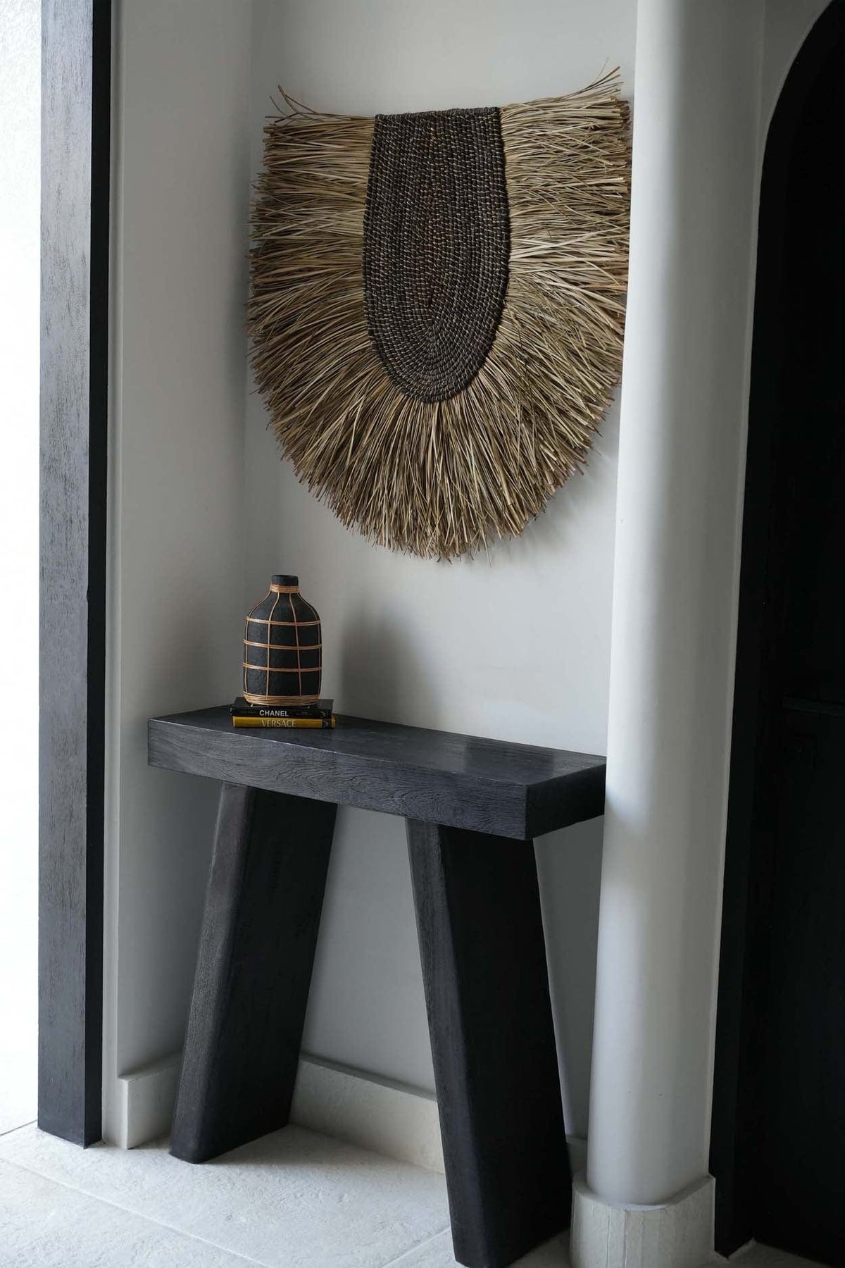 Console en teck massif noir 30x86x87cm Stance - Bazar Bizar — vue 2