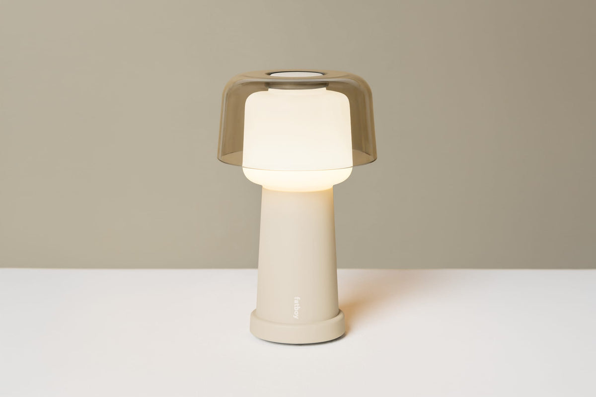 Lampe de table sans fil en métal beige 27,5cm Revolve - Fatboy — vue 2