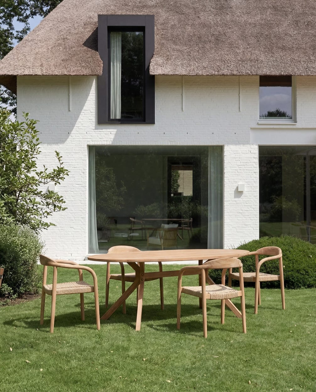 Table à manger ovale en teck massif naturel marron 225x115x78cm Kulala - Bazar Bizar — vue 2
