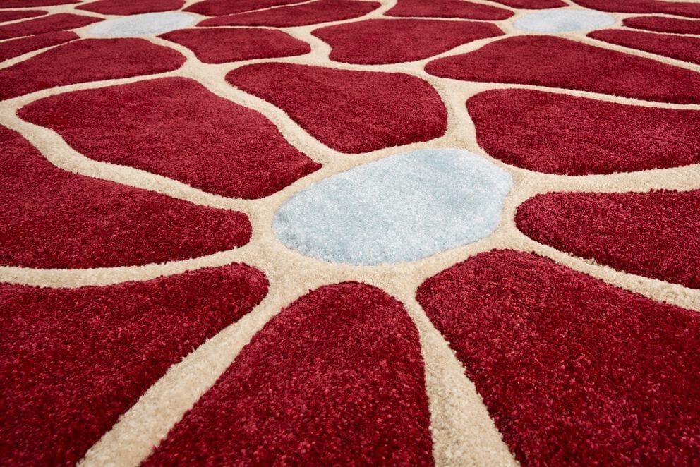 Tapis rectangulaire en tissu imprimé floral bordeaux 230x160cm Petit Groovy Bloom - Fatboy — vue 5