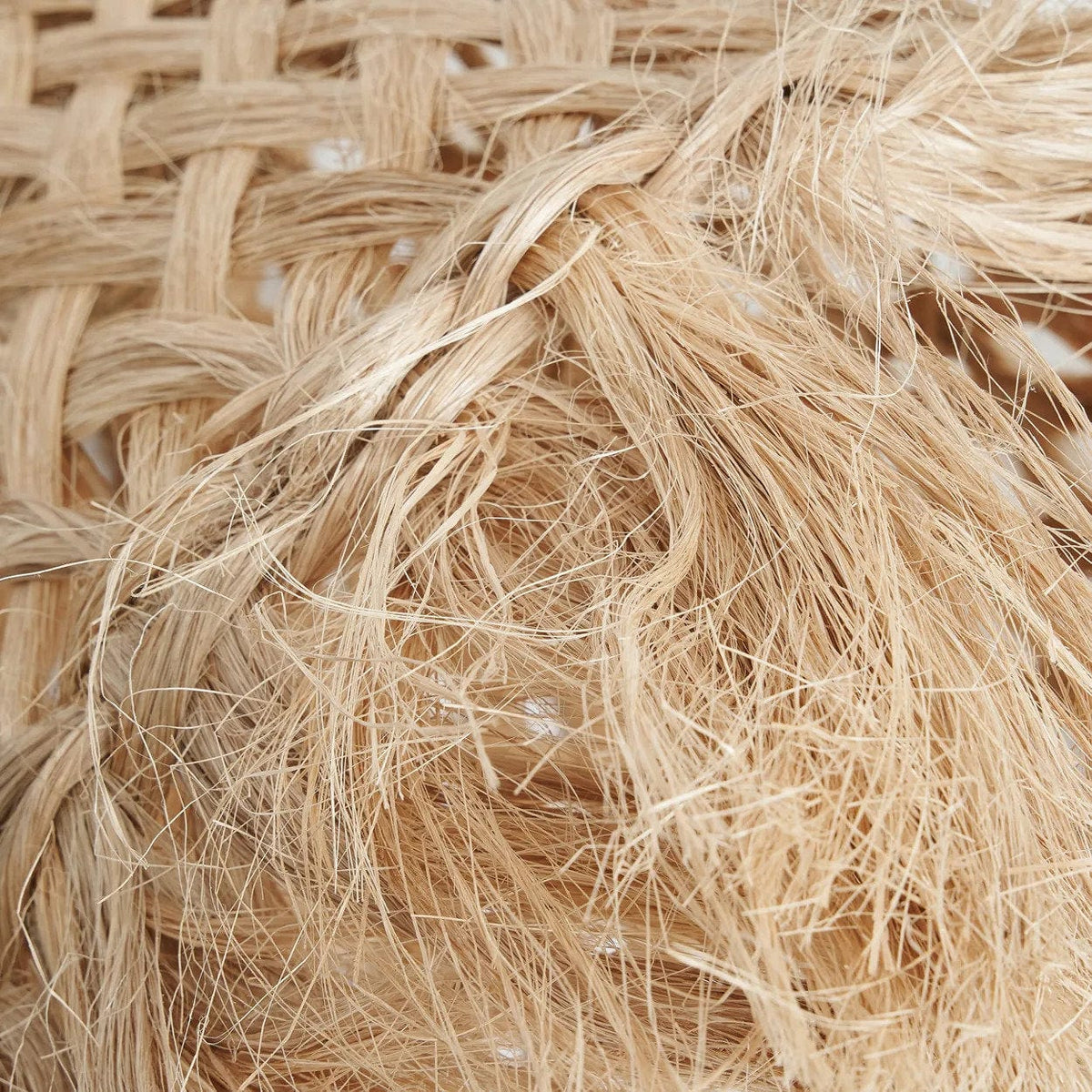 Suspension en fibre naturelle tressée beige 43cm Abaca Jelly Fish - Bazar Bizar — vue 7
