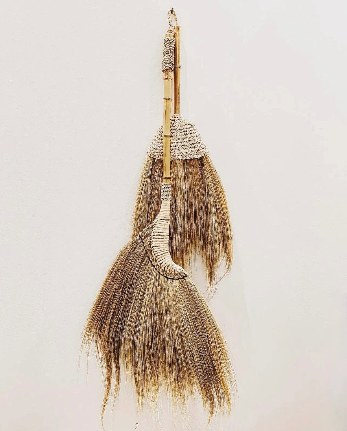 Balai en raphia tressé naturel 75cm Raffia - Bazar Bizar — vue 3