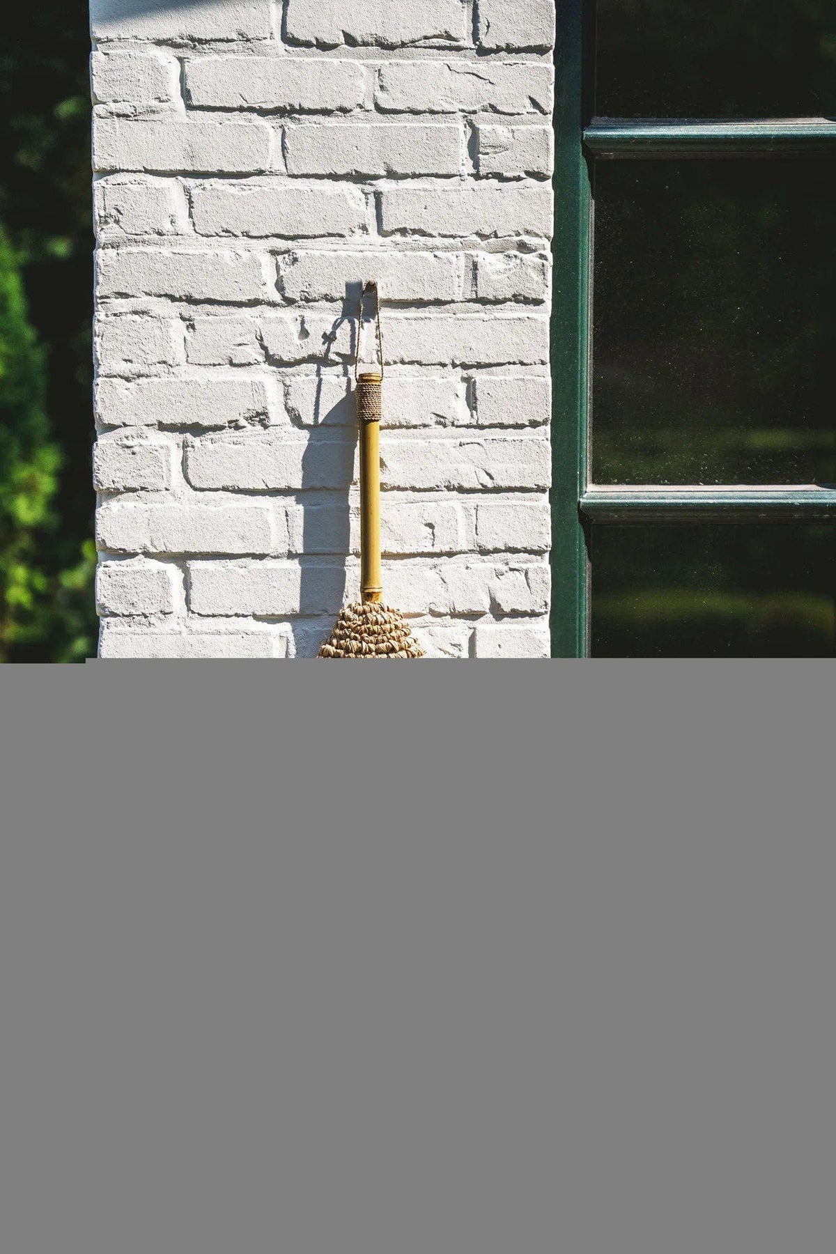 Balai en raphia tressé naturel 75cm Raffia - Bazar Bizar — vue 2
