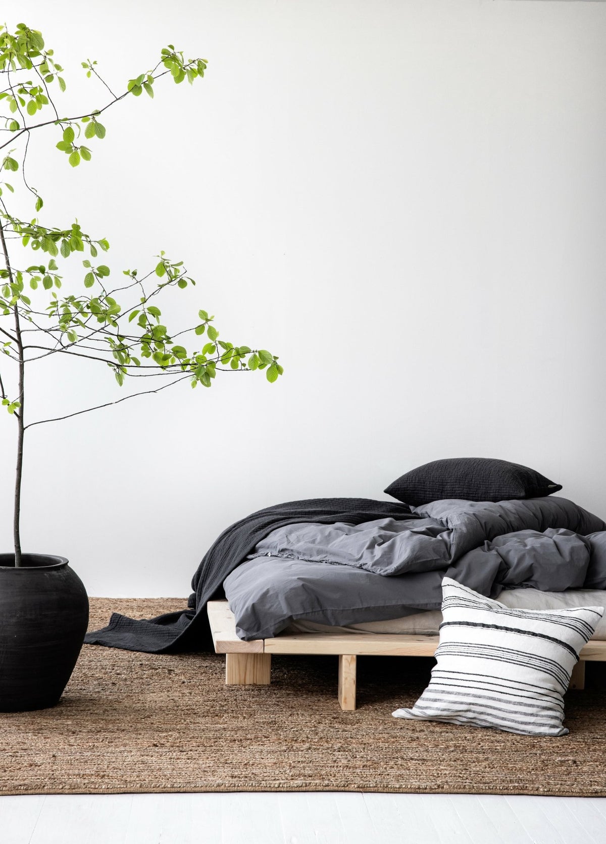 Sommier en bois brut 160x200 Japan - Karup Design - The Cool Republic
