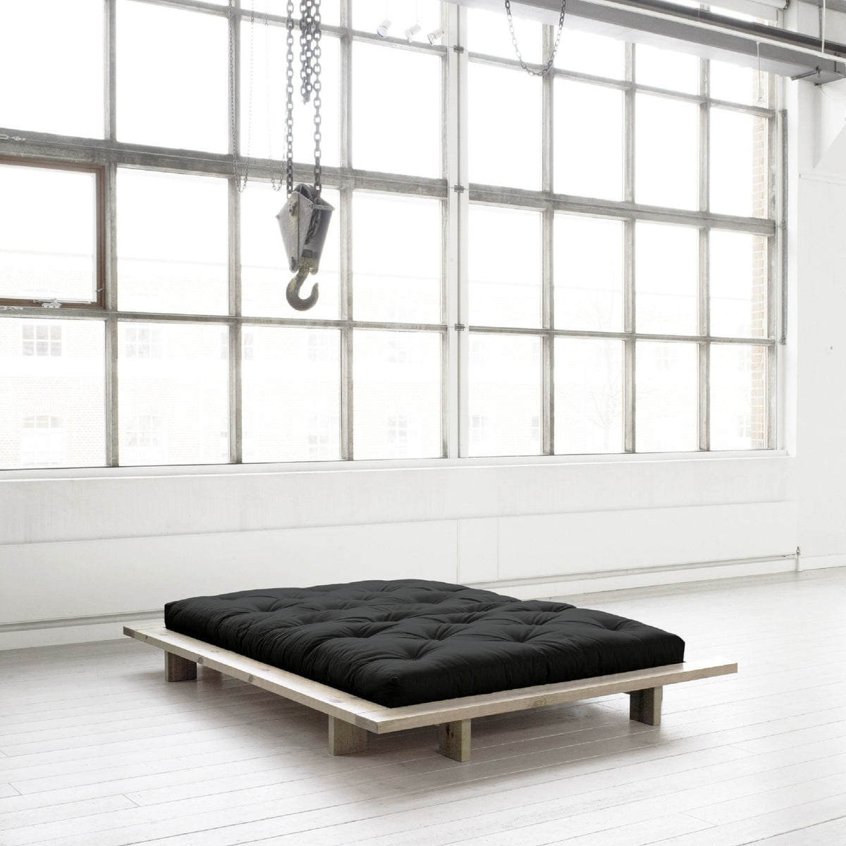 Sommier en bois brut et matelas Double Latex noir 140x200 Japan - Karup Design - The Cool Republic