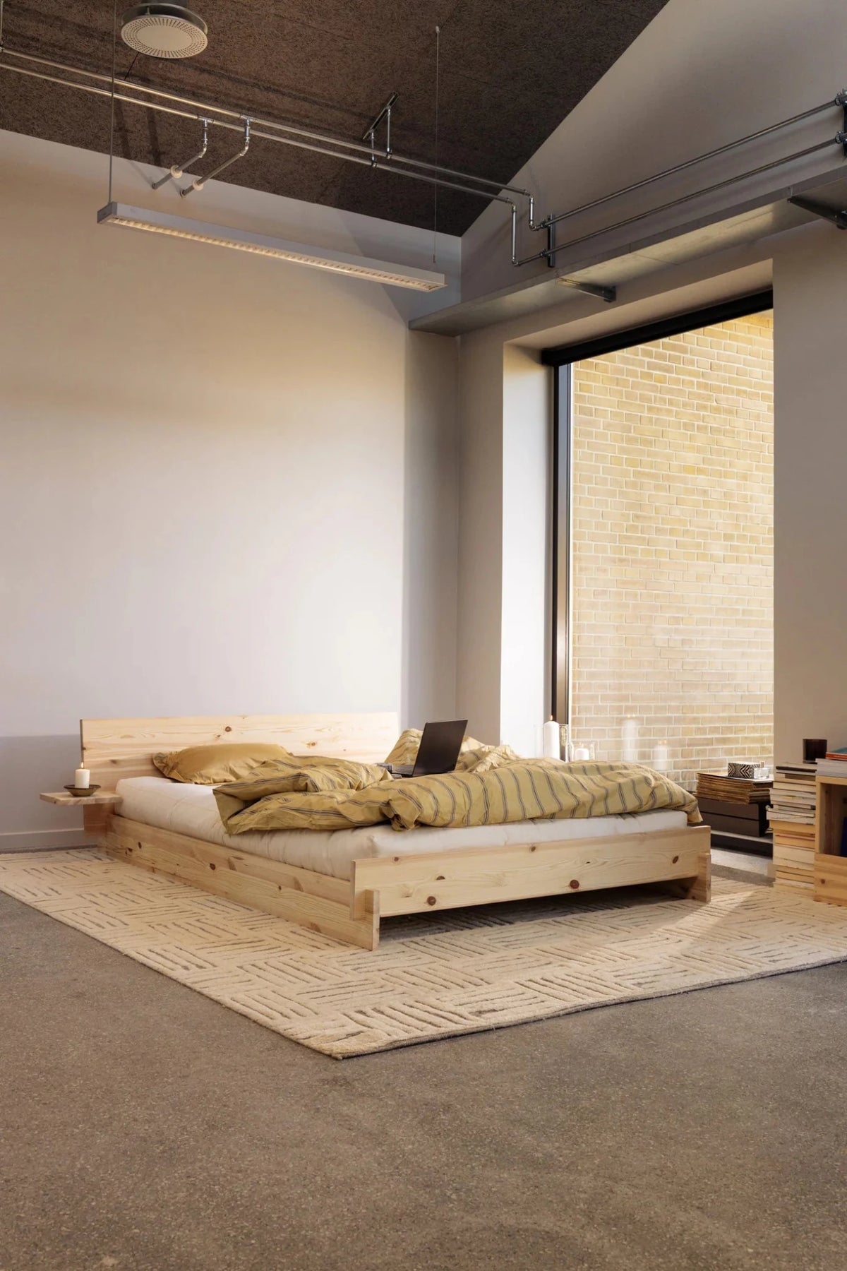 Sommier en en pin massif brut 180X200cm Latch - Karup - The Cool Republic