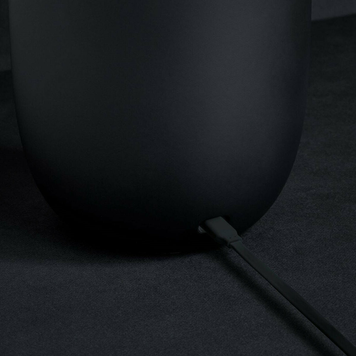 Station de Charge sans fil noire Oblio - Lexon - The Cool Republic