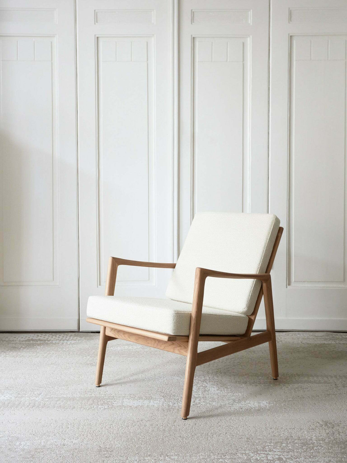 Stefan Lounge Chair Boucle Snow 03 - 366 Concept