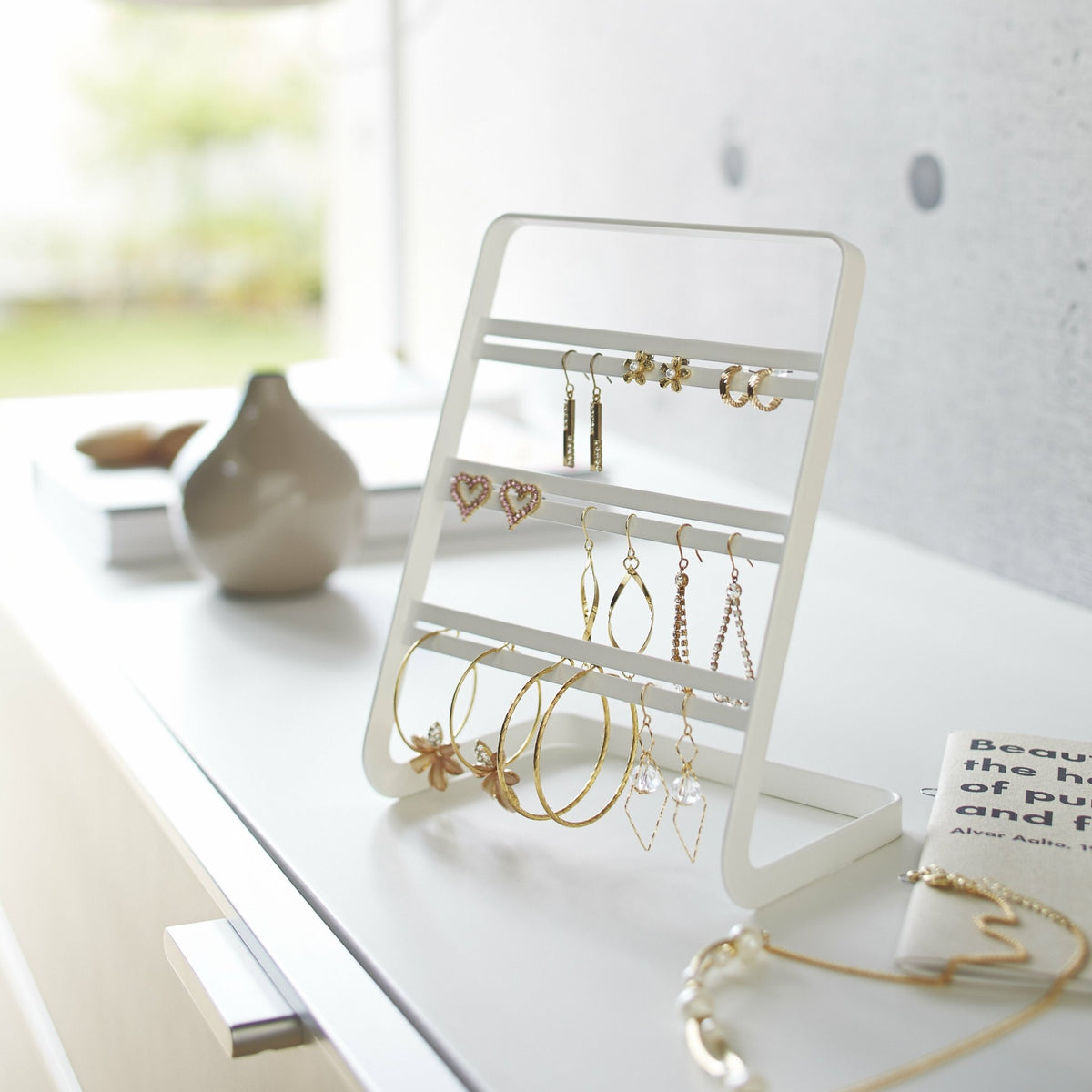 Support de boucle d'oreille blanc Tower - Yamazaki - The Cool Republic