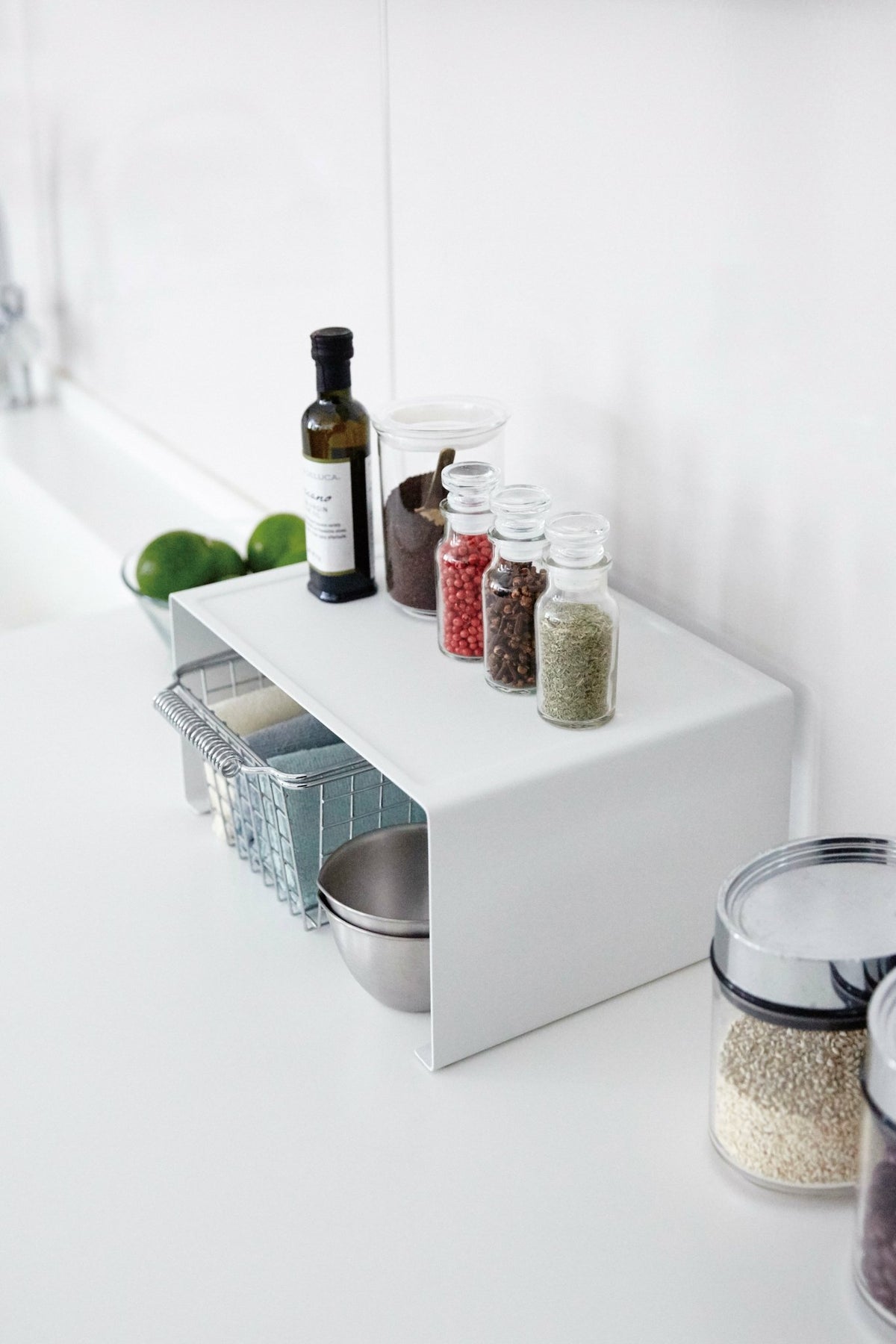Support de cuisine empilable en acier blanc La Tour - Yamazaki - The Cool Republic