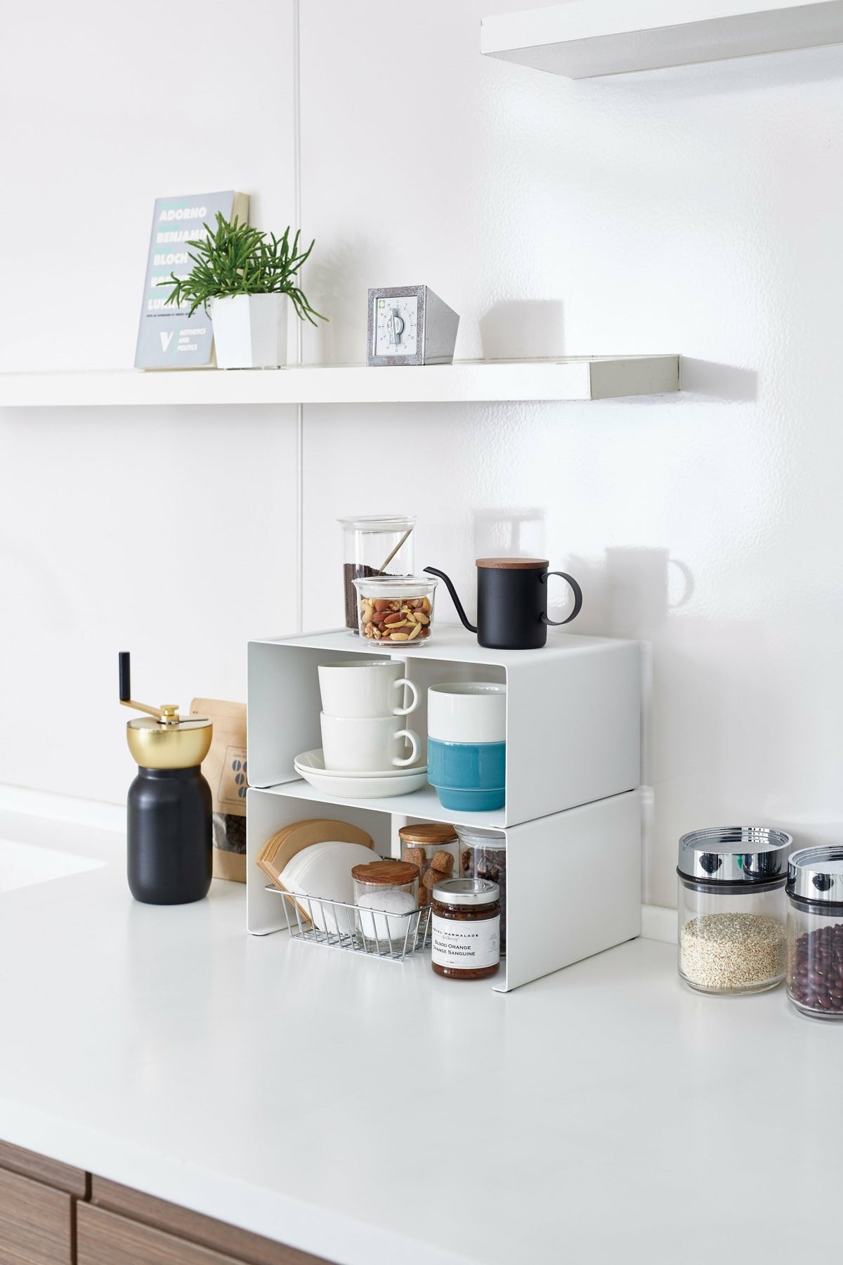 Support de cuisine empilable en acier blanc La Tour - Yamazaki - The Cool Republic