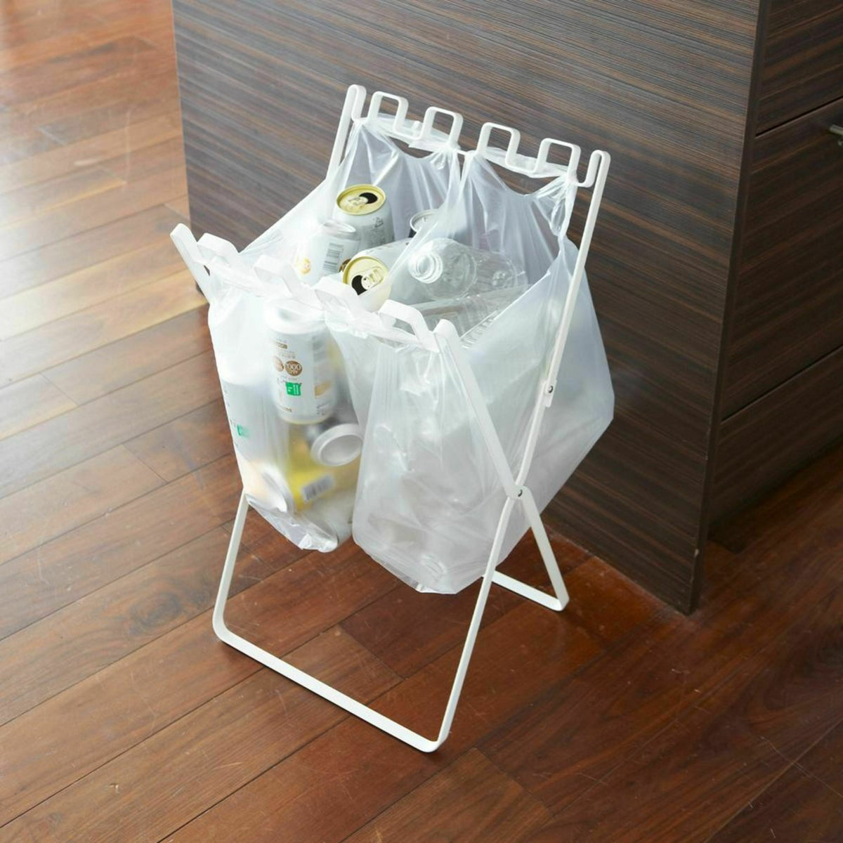 Support de sac à ordures et d'épicerie en acier blanc - Yamazaki - The Cool Republic