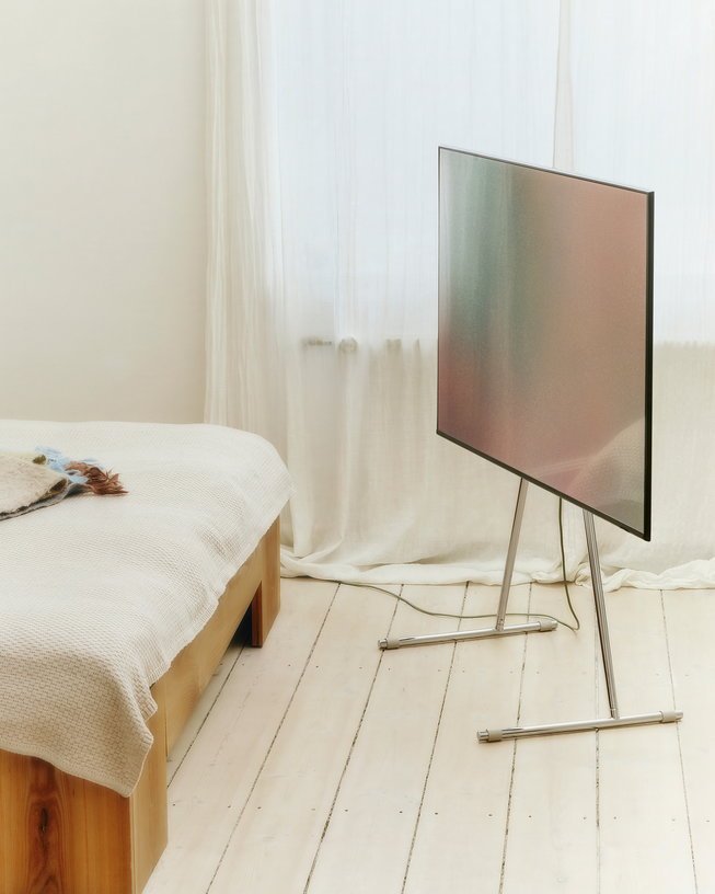 Support pour tv en métal chromé 45x102cm Viva - Pedestal - The Cool Republic