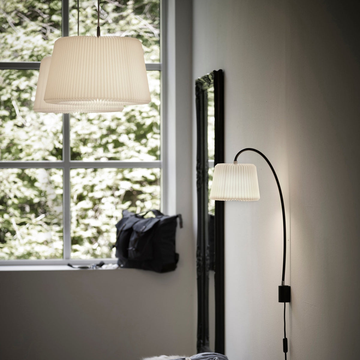 Suspension 55cm blanche Snowdrop - Le Klint - The Cool Republic