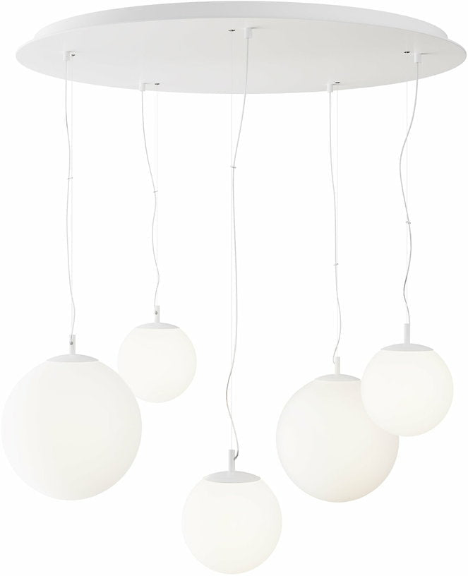 Suspension à 5 globes en verre et métal blanc 110 cm Basic form - Maytoni - The Cool Republic