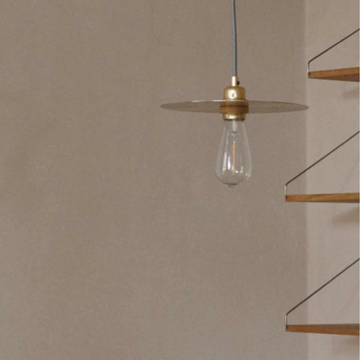Suspension avec abat-jour et ampoule 15 cm Circle - Frama - The Cool Republic
