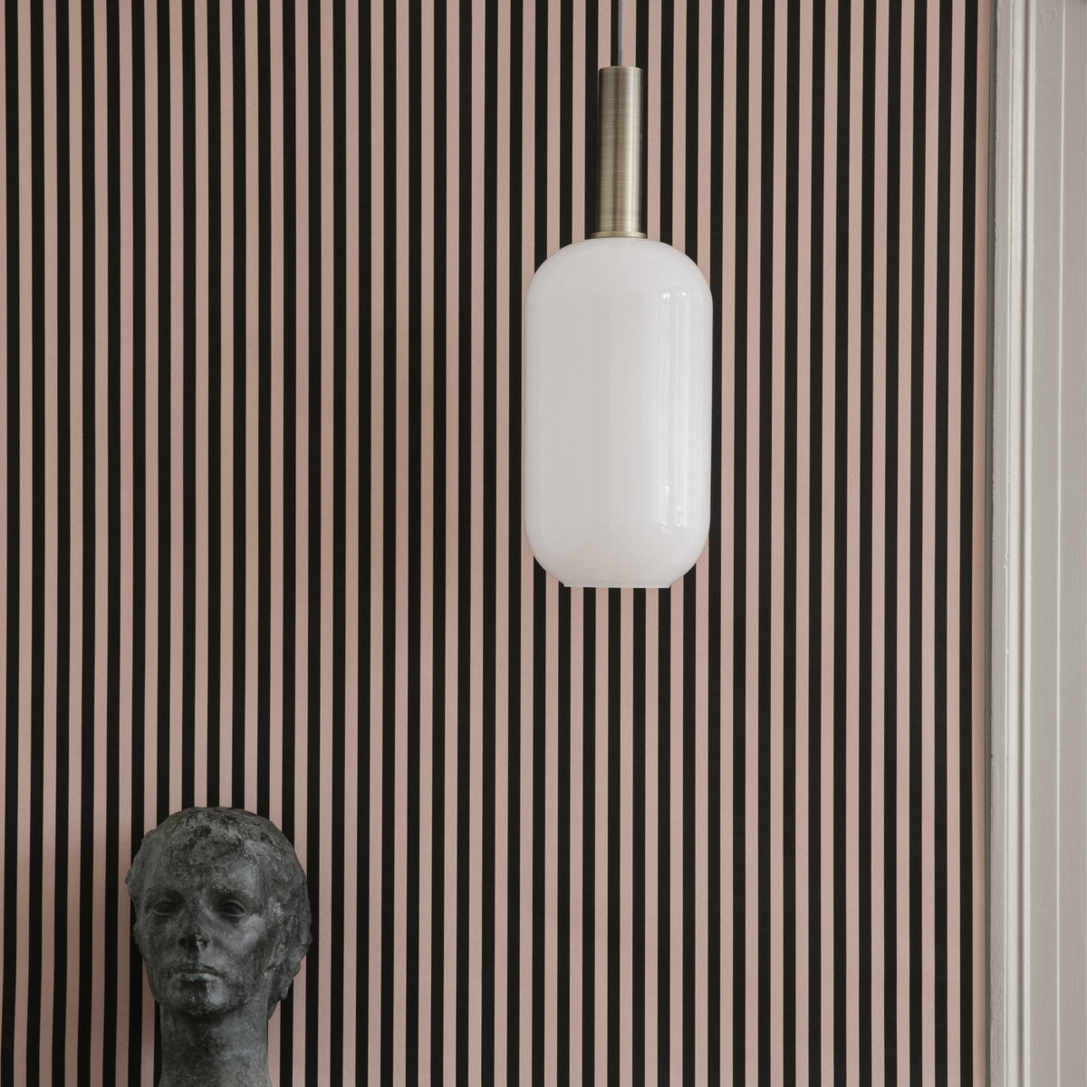 Suspension blanche 34 cm socket high doré Opal Collect - Ferm Living - The Cool Republic