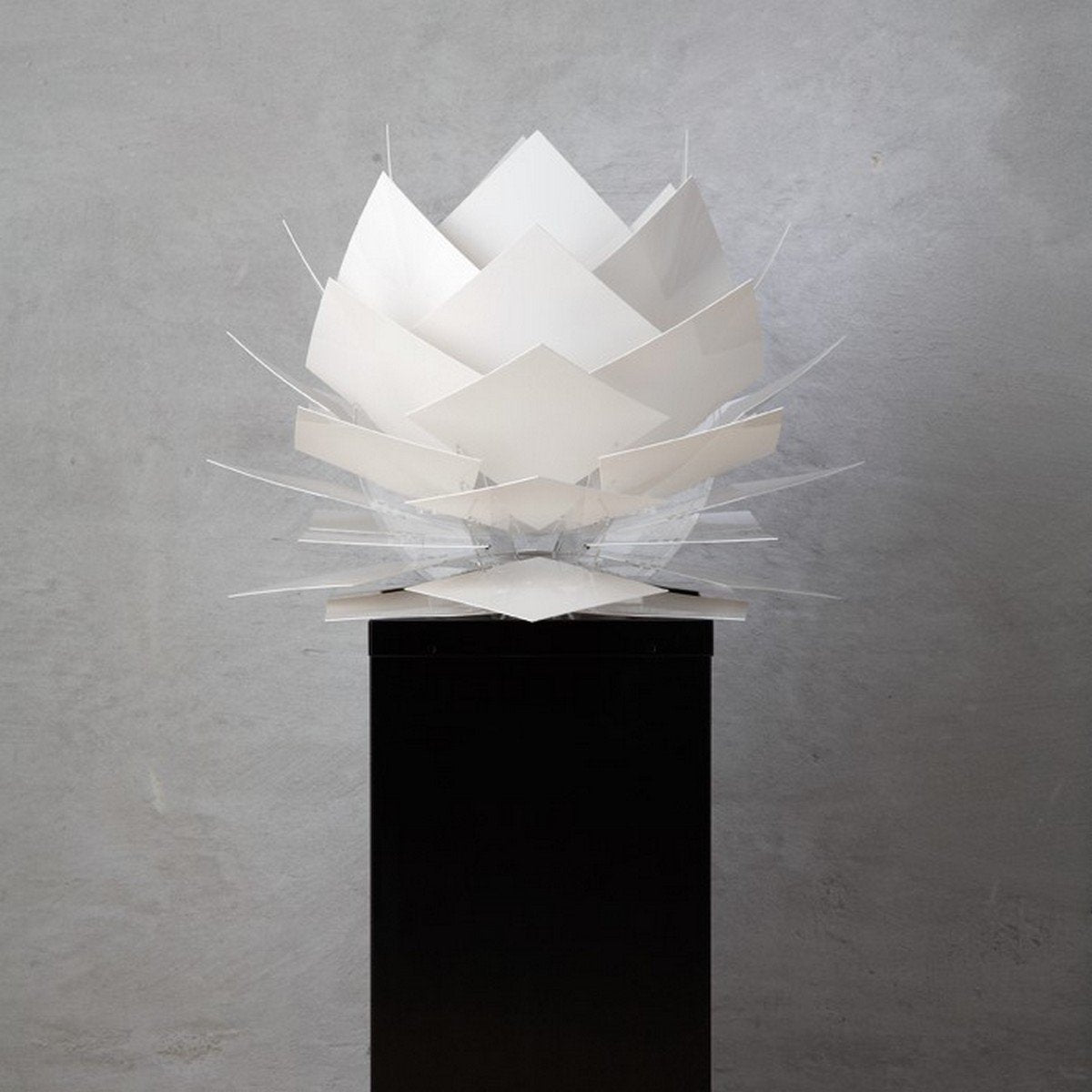 Suspension blanche 45 cm PineApple - Dyberg Larsen - The Cool Republic