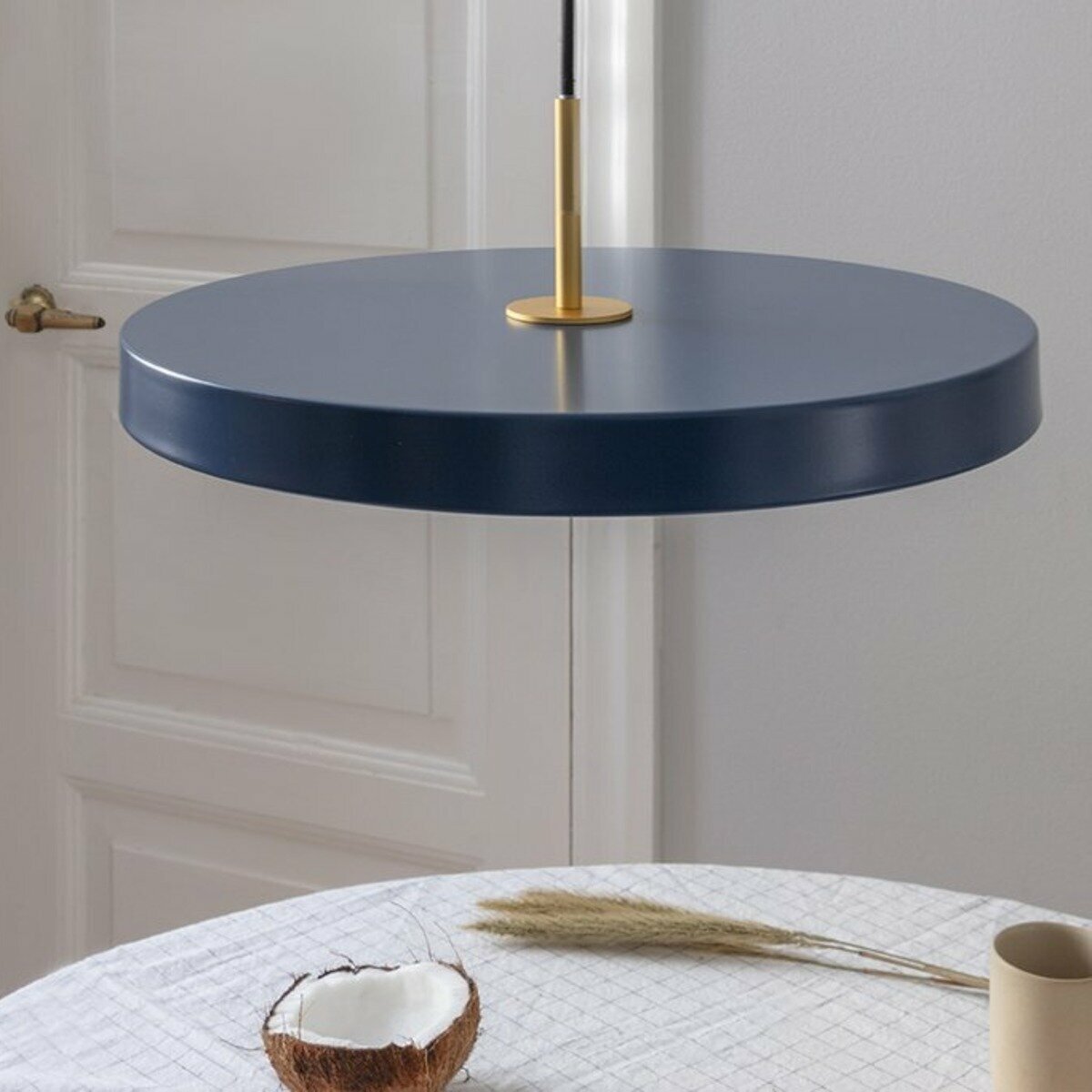 Suspension bleu pétrole LED Asteria - UMAGE - The Cool Republic