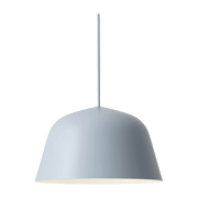 Suspension bleue claire D25 cm Ambit - Muuto - The Cool Republic