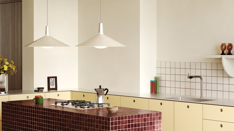 Suspension conique en métal anodisé et blanc 60x15,5cm Bower - Tala - The Cool Republic