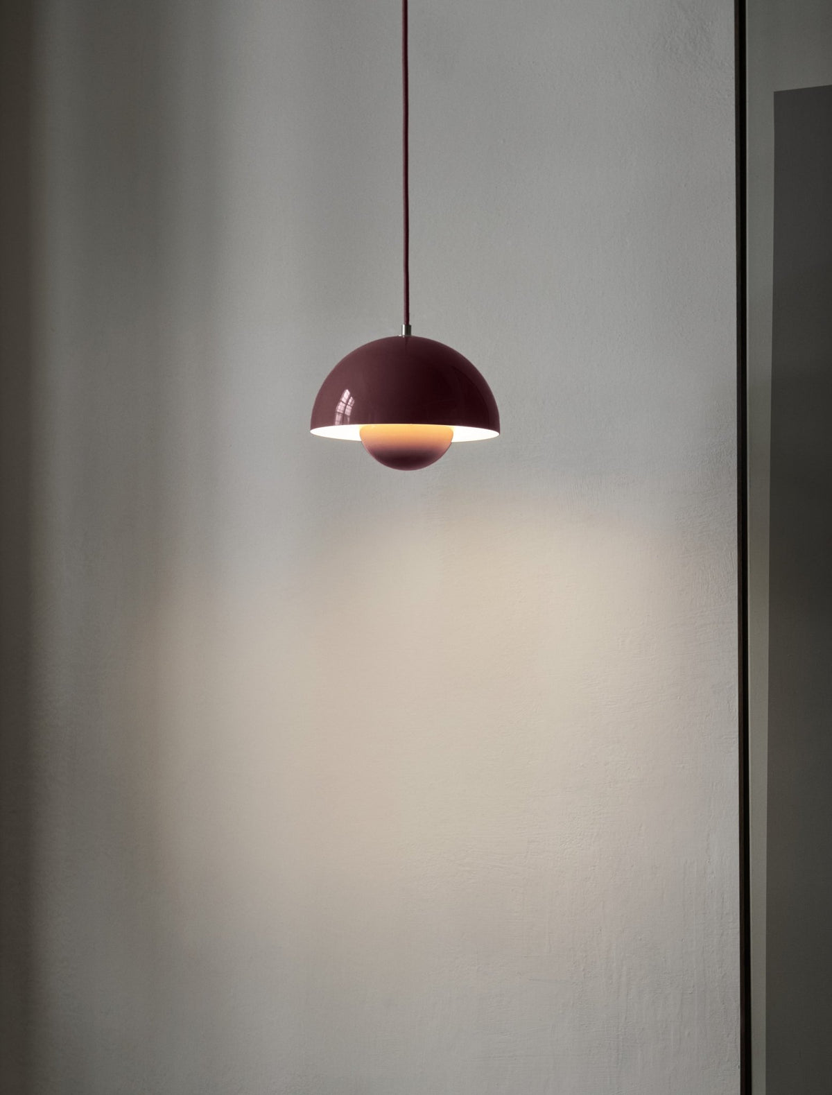 Suspension dark plum Flowerpot VP1 - &tradition - The Cool Republic