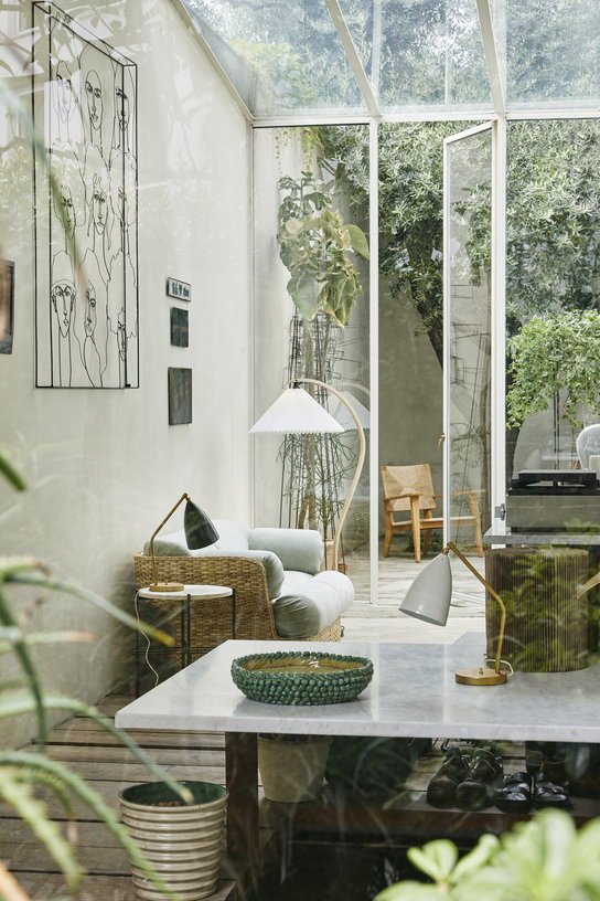 Suspension design en acier jaune brillant 47cm Semi - Gubi - The Cool Republic