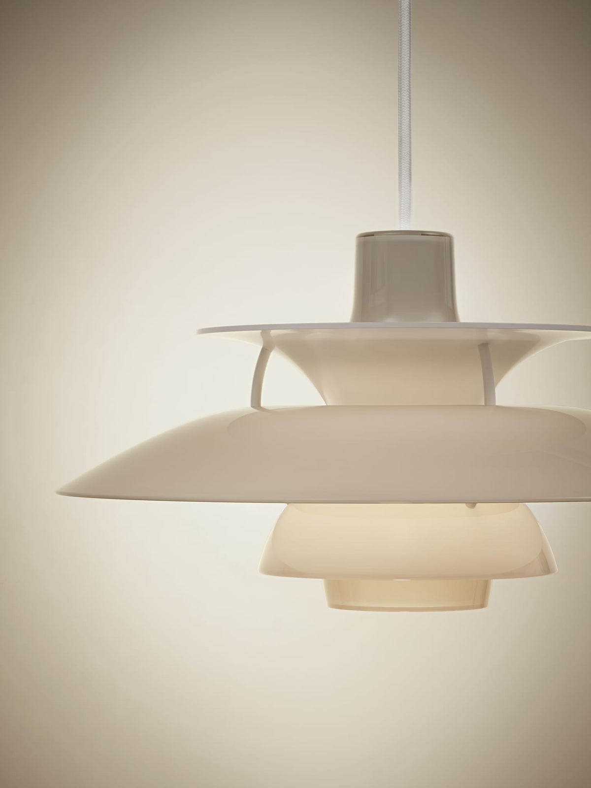 Suspension design en acrylique opalin beige 32cm Ph 5 320 - Louis Poulsen — vue 8