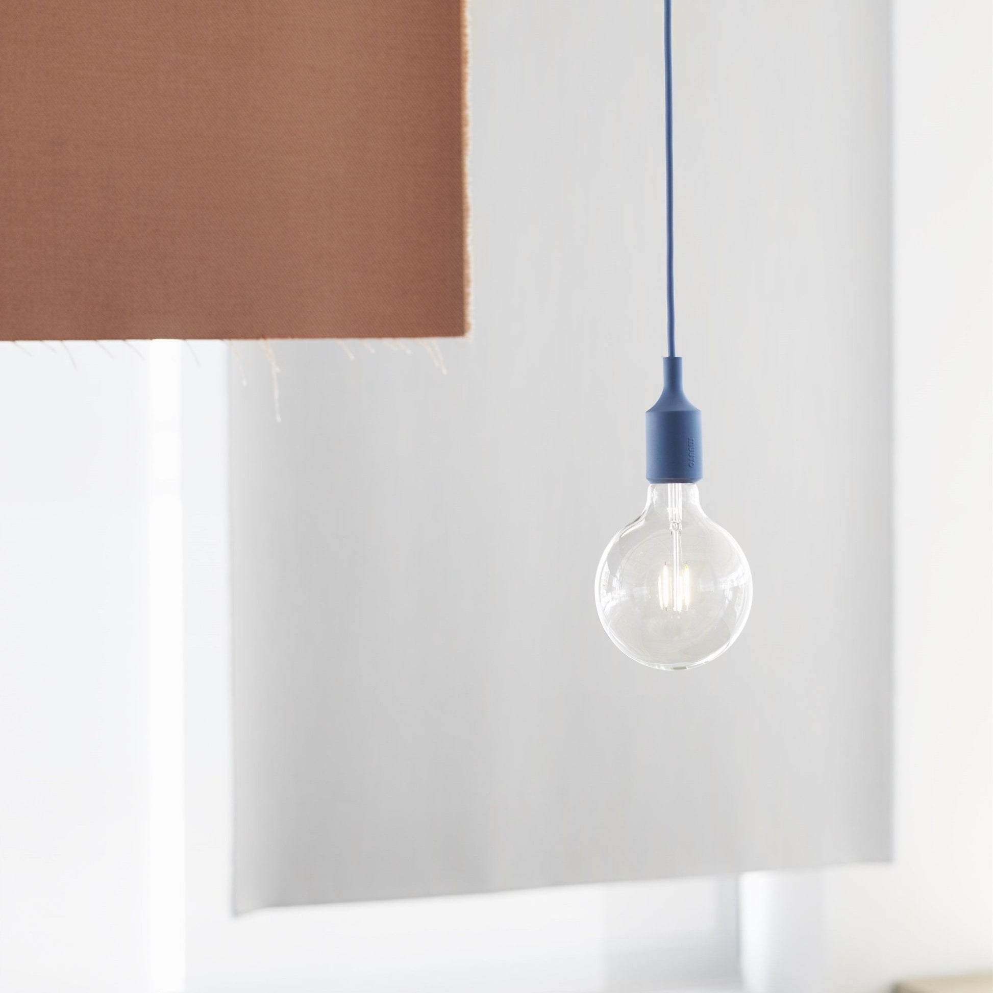 Suspension E27 Bleu pale - Muuto - The Cool Republic