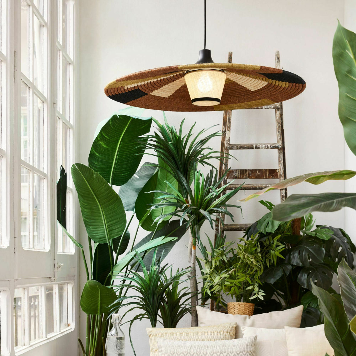 Suspension en abaca tissée marron L Parrot - Forestier - The Cool Republic