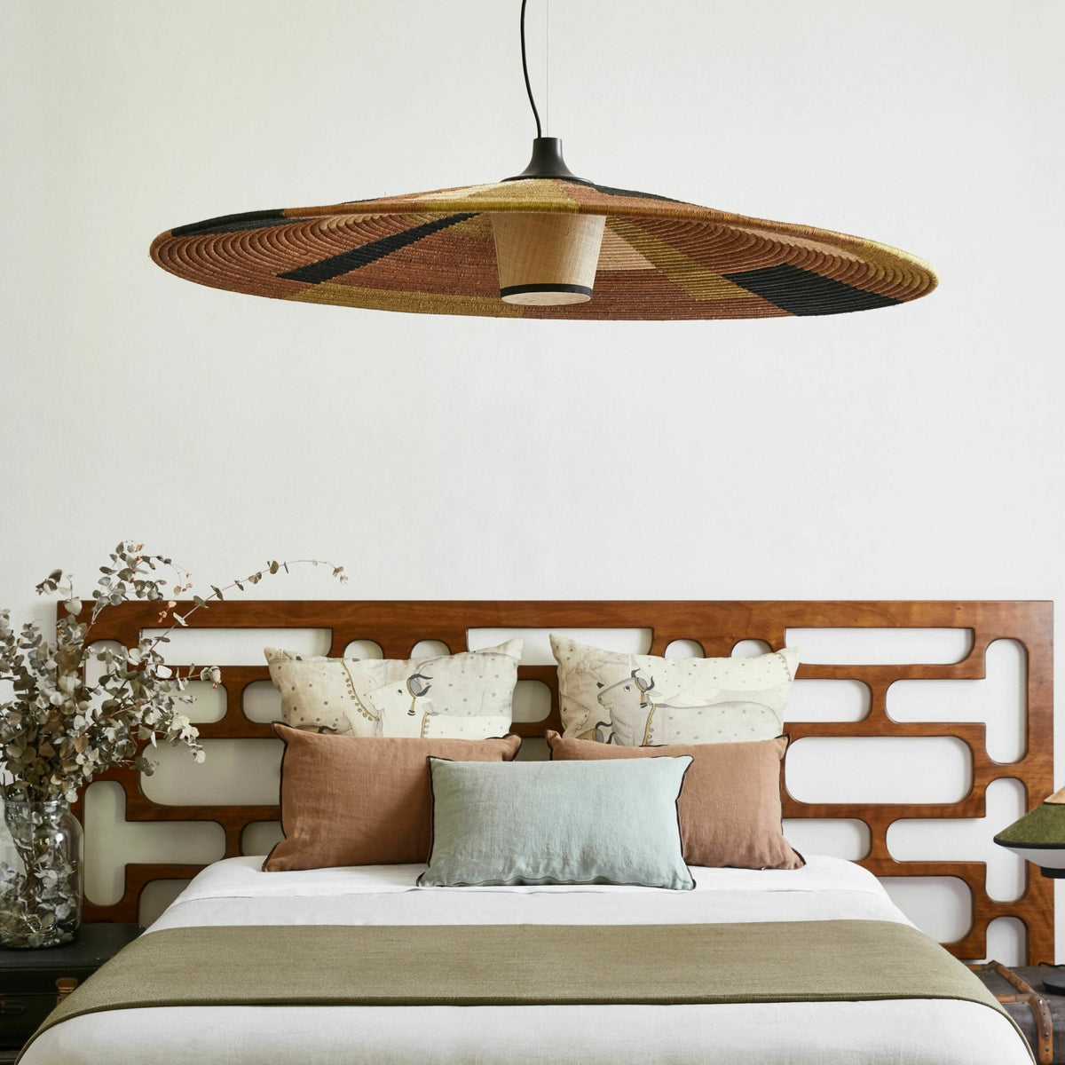 Suspension en abaca tissée marron XXL Parrot - Forestier - The Cool Republic