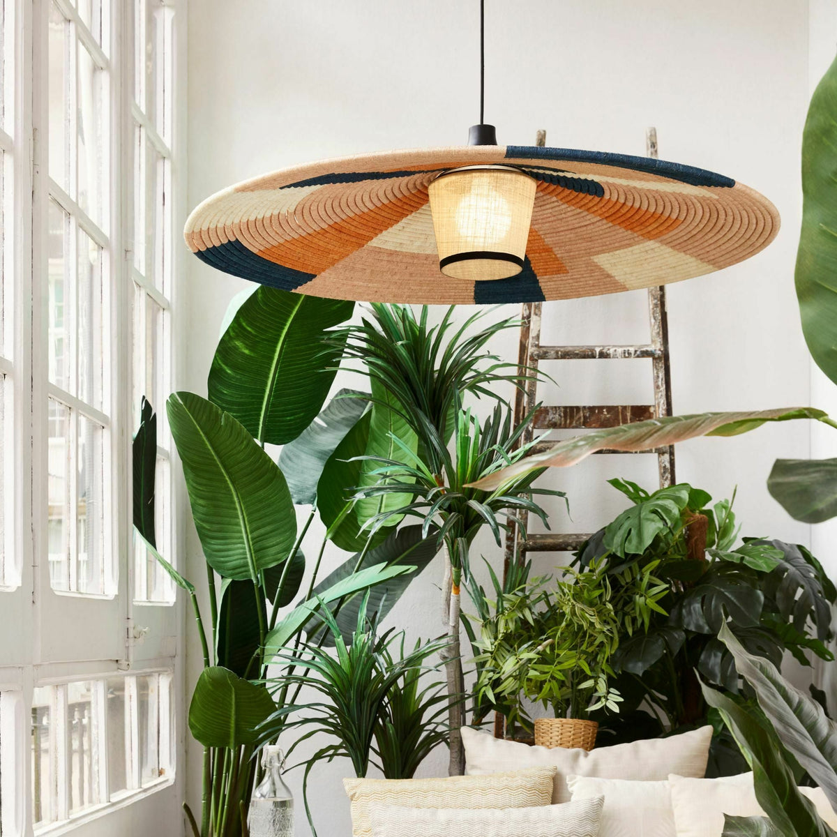 Suspension en abaca tissée sable XL Parrot - Forestier - The Cool Republic