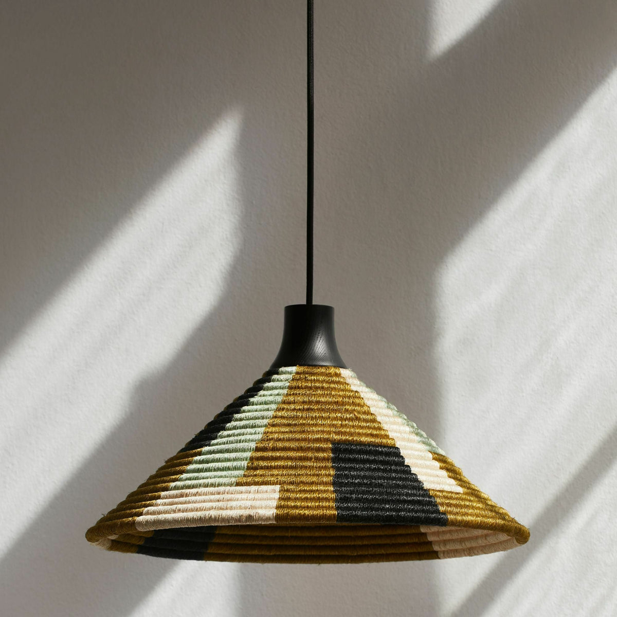 Suspension en abaca tissée verte S Parrot - Forestier - The Cool Republic