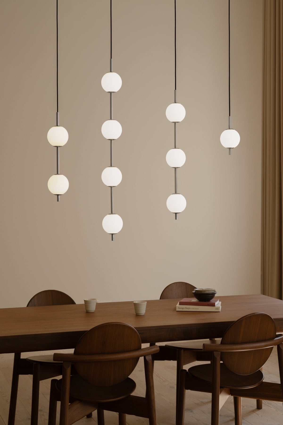 Suspension en acier et trois verres soufflés opalin 12x77cm Audrey - Umage - The Cool Republic