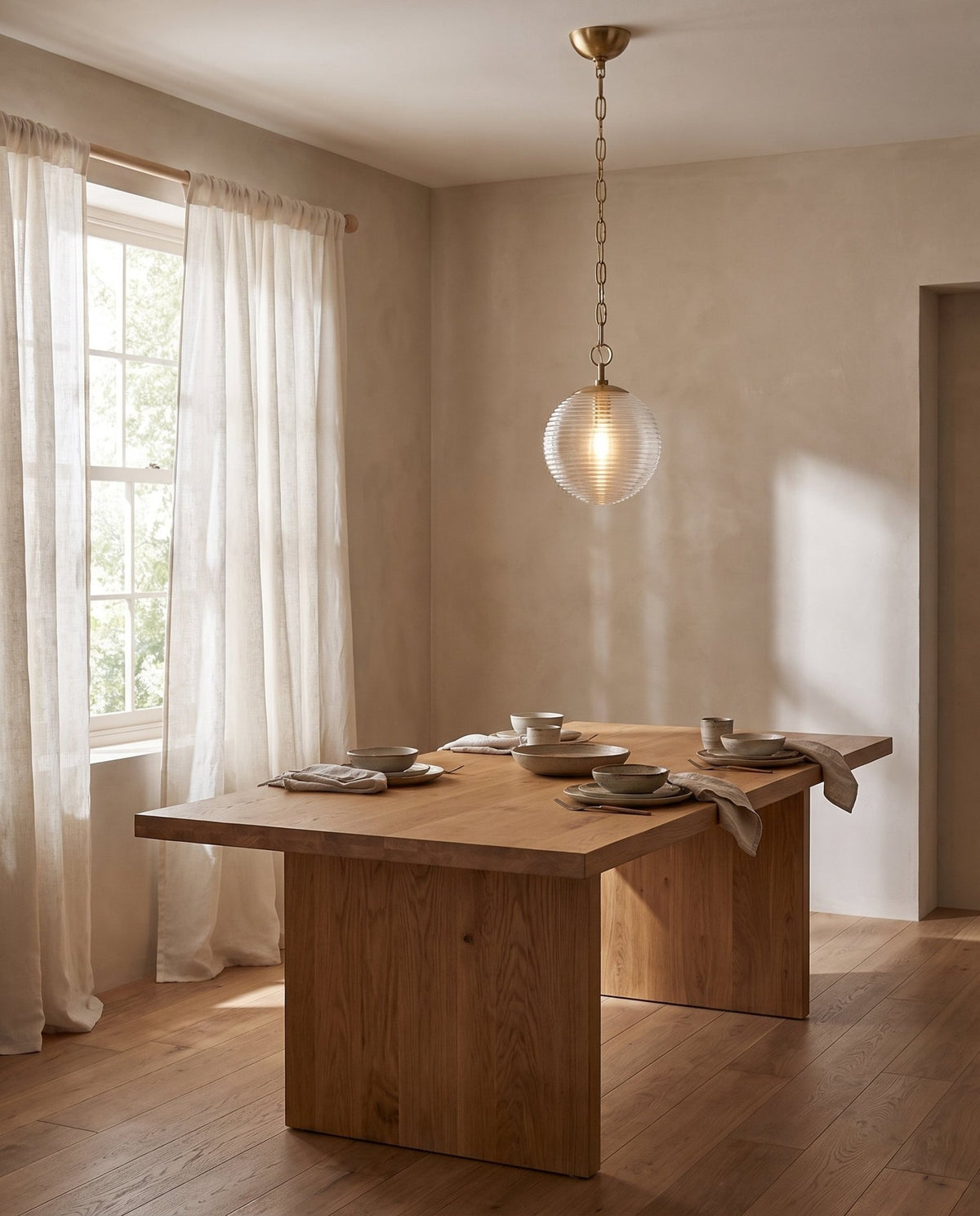 Pendant light in steel and aged brass 27x36cm Sara - Mitzi en situation