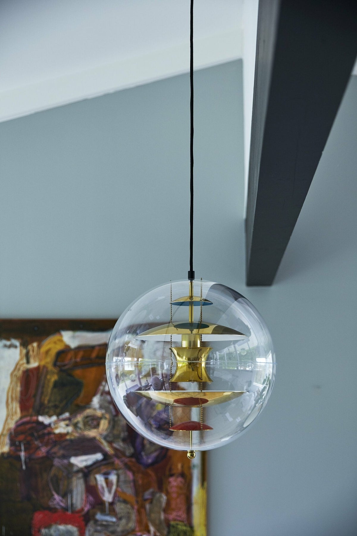 Suspension en acrylique et laiton 40 cm VP Globe - Verpan - The Cool Republic