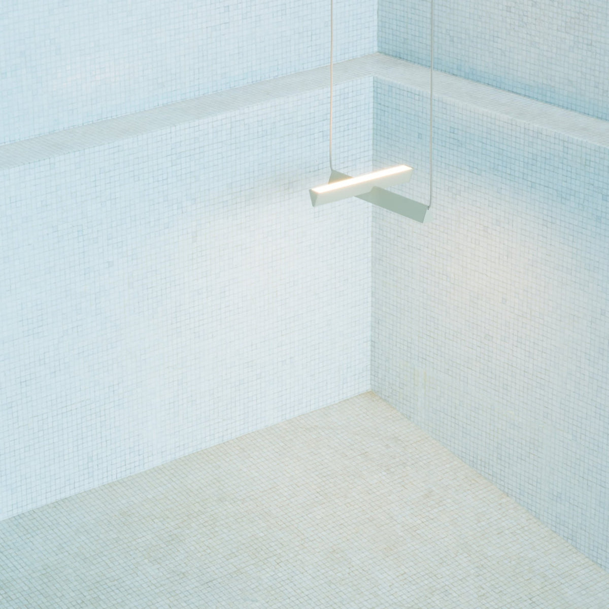 Suspension en aluminium bordeaux Mile n°2 - Lambert & Fils - The Cool Republic