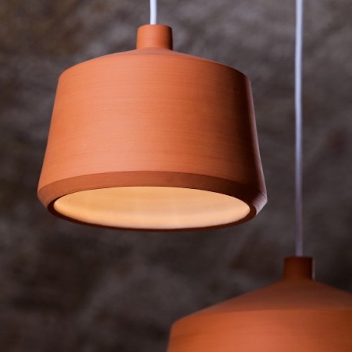 Suspension en argile rouge Flame 21 - Pott - The Cool Republic