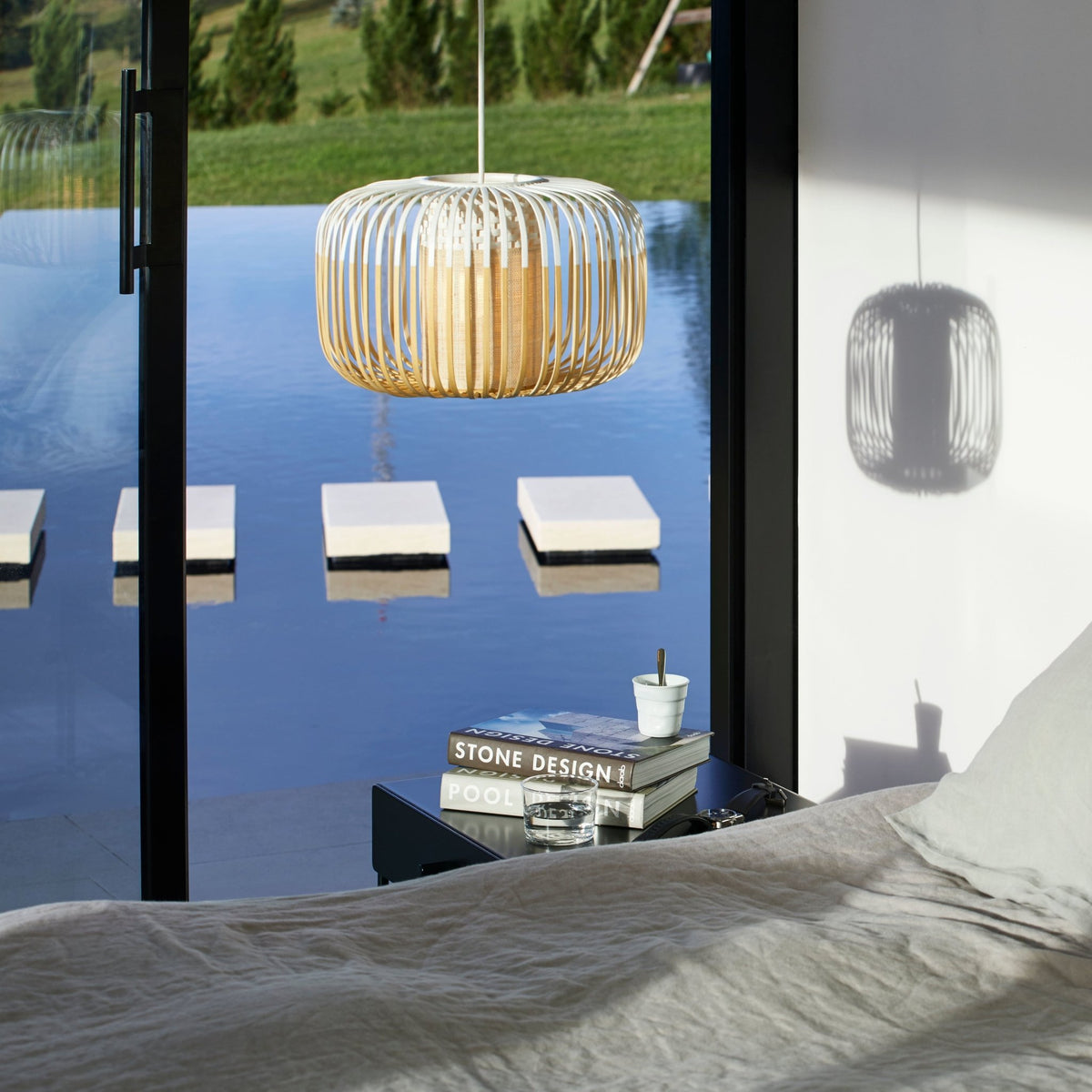 Suspension en bambou blanc 35 cm Bamboo Light - Forestier - The Cool Republic