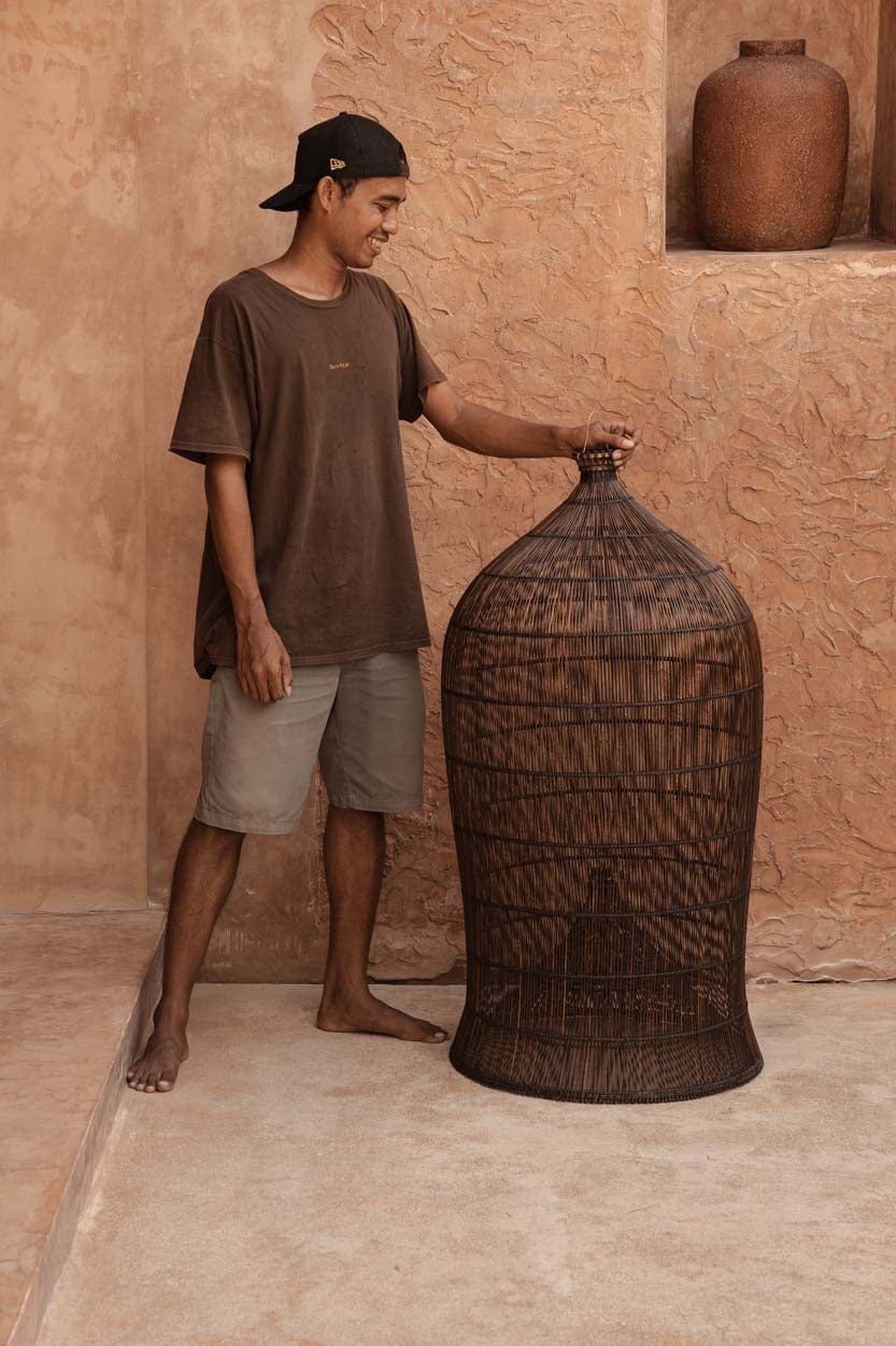 Suspension en bambou tressé brun foncé 60cm Woven Bell - Bazar Bizar — vue 3