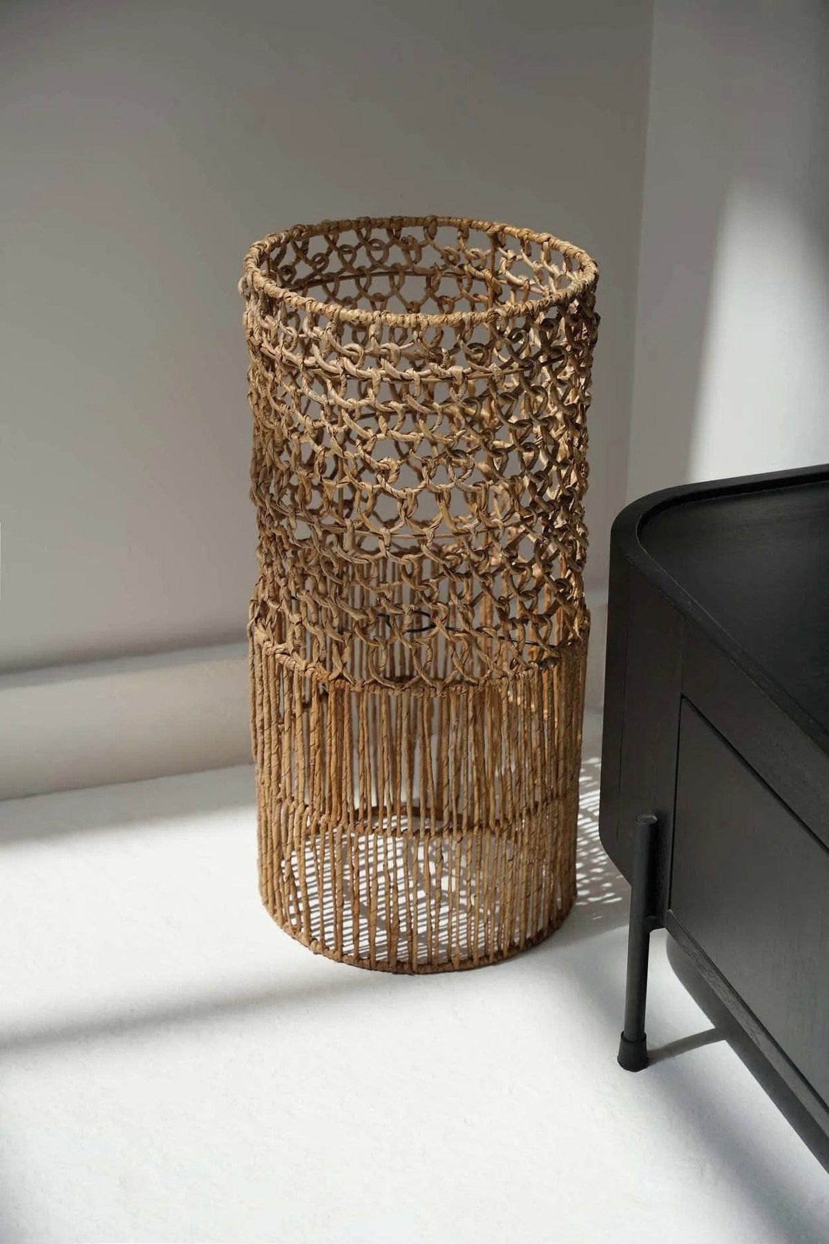 Suspension en feuille de bananier tressée beige 32cm Takuhanki - Bazar Bizar — vue 4