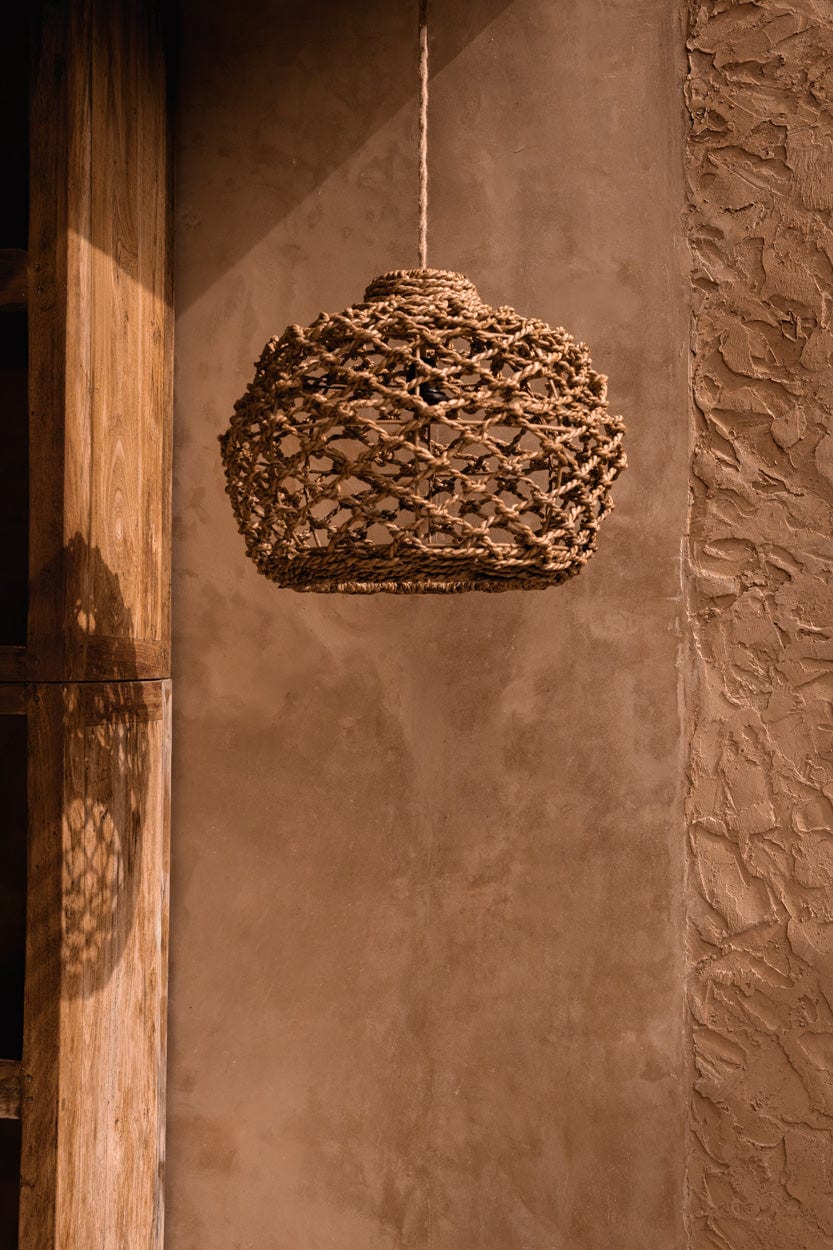Suspension en feuille de bananier tressée beige 35cm Banara - Bazar Bizar — vue 2