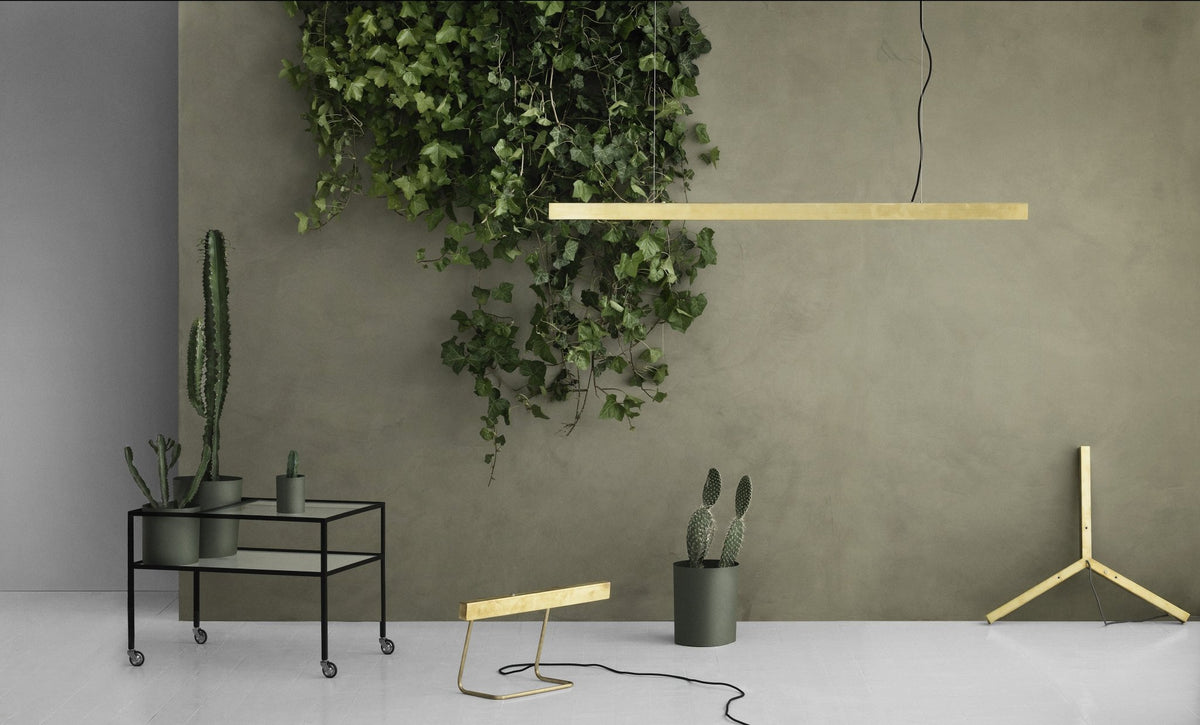 Suspension en laiton brossé avec câble noir 150 cm I Model - Anour - The Cool Republic