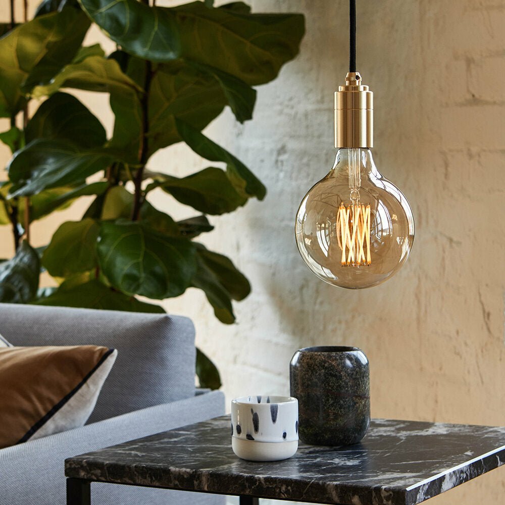 Suspension en laiton et ampoule Gaia 6W- tala - The Cool Republic