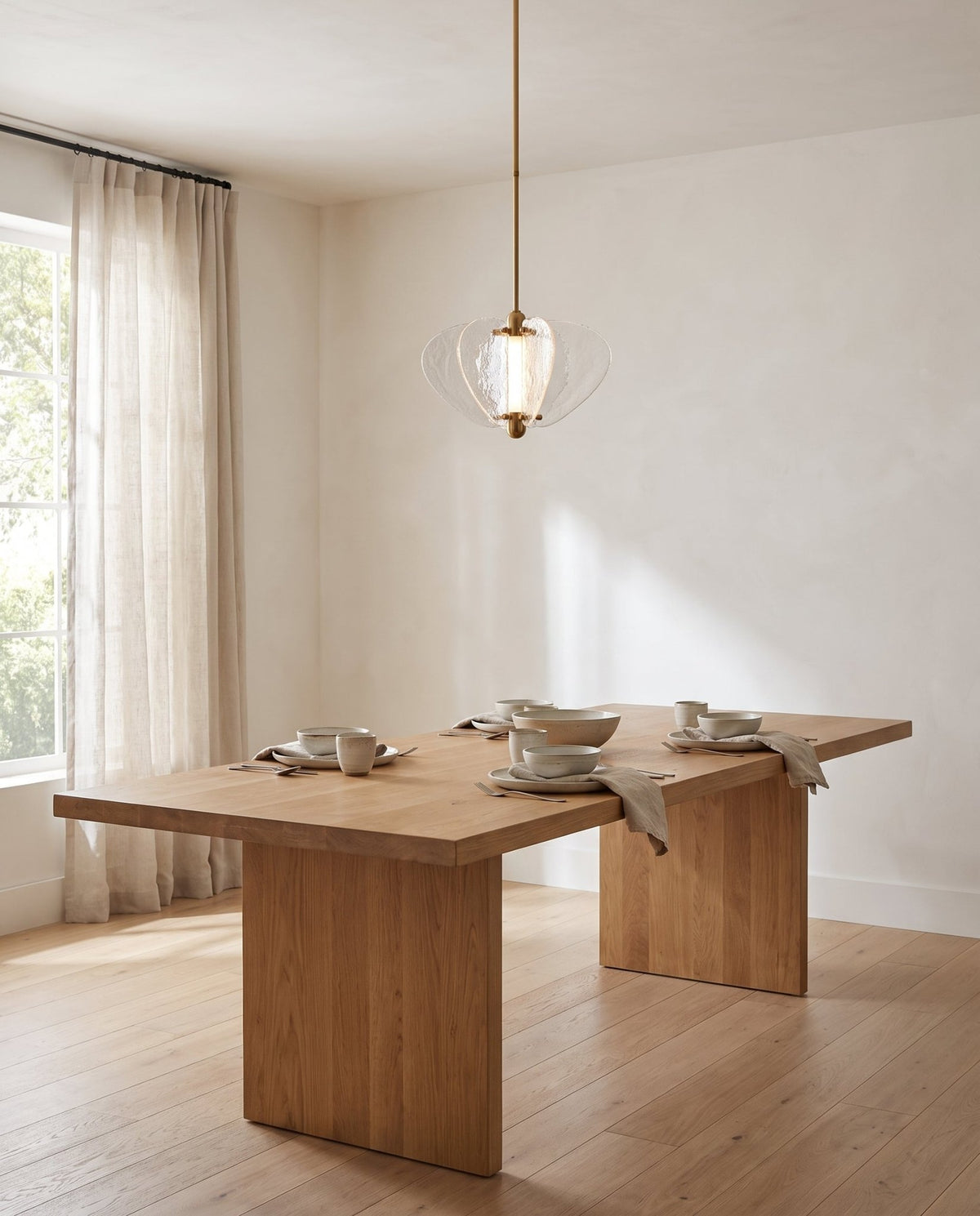 Suspension en laiton laiton ancien 51x36cm Freya - Corbett Lighting - The Cool Republic